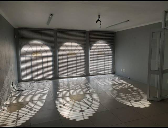 400M² OFFICE RENTED IN EASTLEIGH